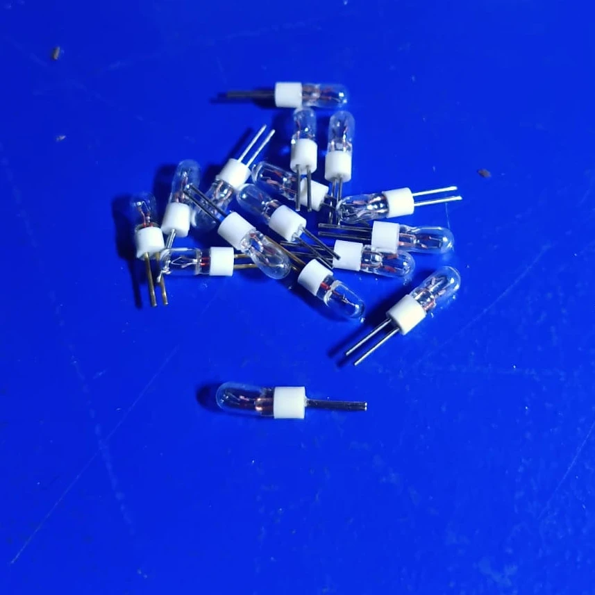 Incandescent Sub-Miniature Bi-Pin Indicator Lamp (15-Pack) 1044-01 