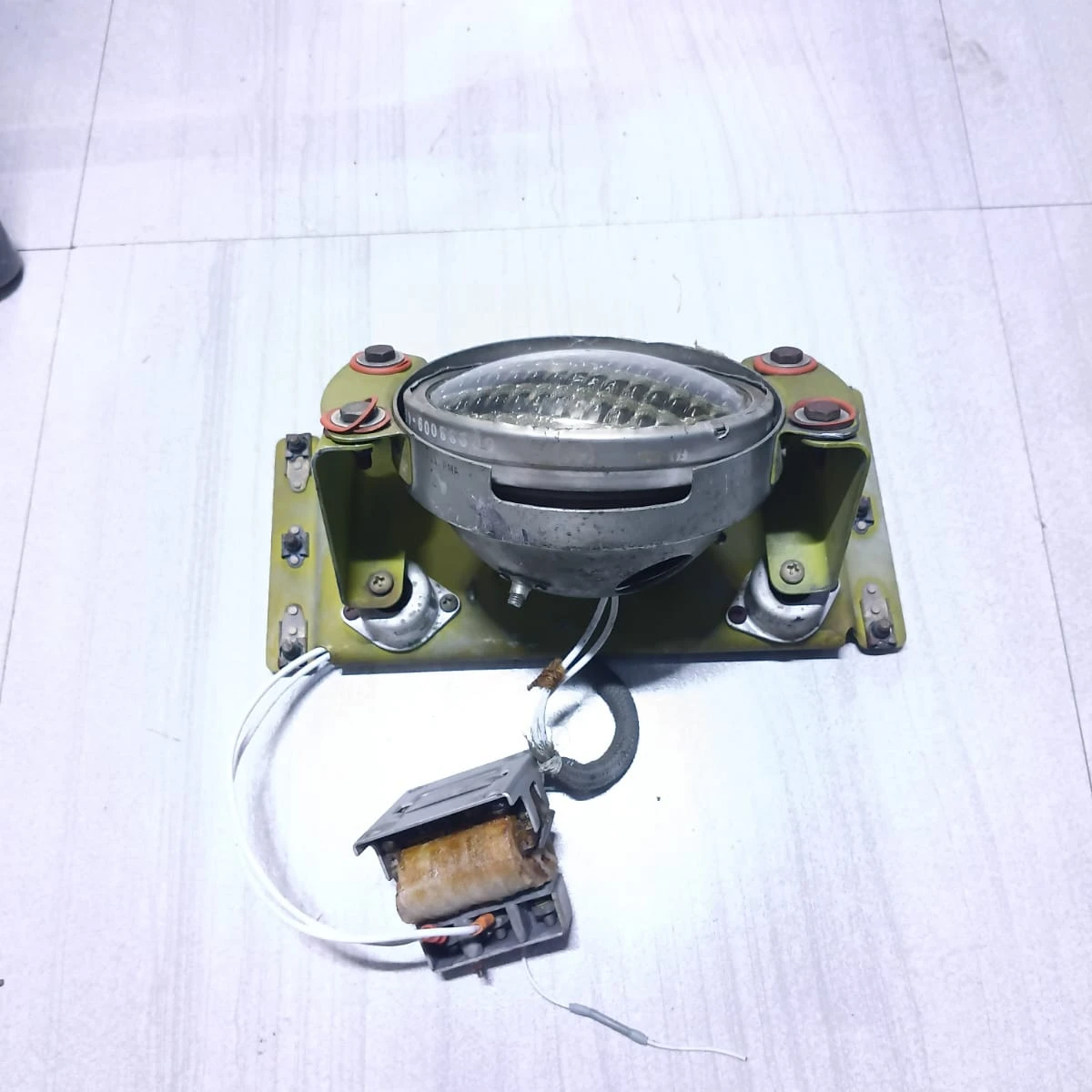 Logo Floodlight Housing Assembly 00933009-41 view 2