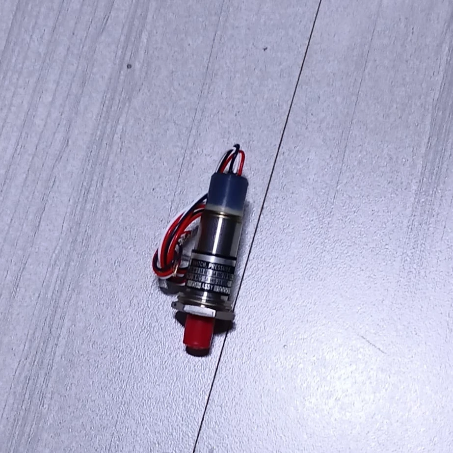 CCS Cylindrical Fluid Pressure Switch Assembly 1103P0329-02