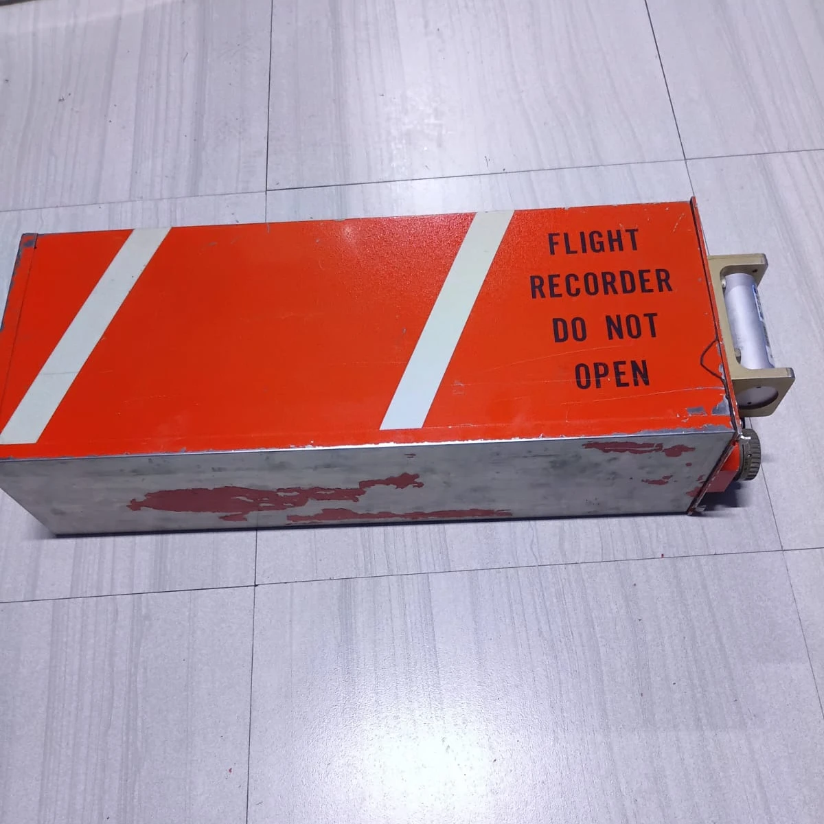 Model F800 Digital Flight Data Recorder (DFDR) 17M800-251