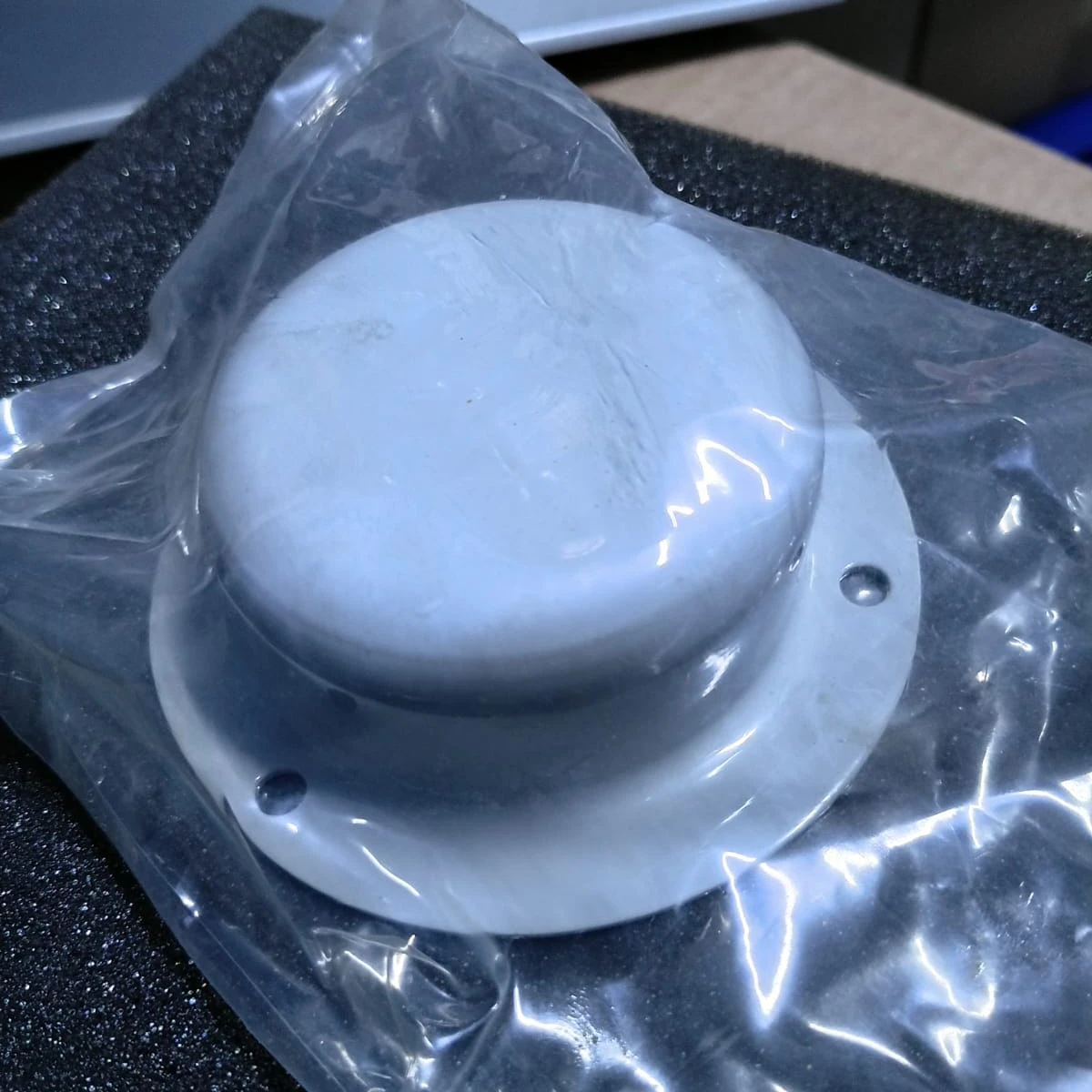 Hub Cap / Nose Wheel Grease Cap 32-485-2