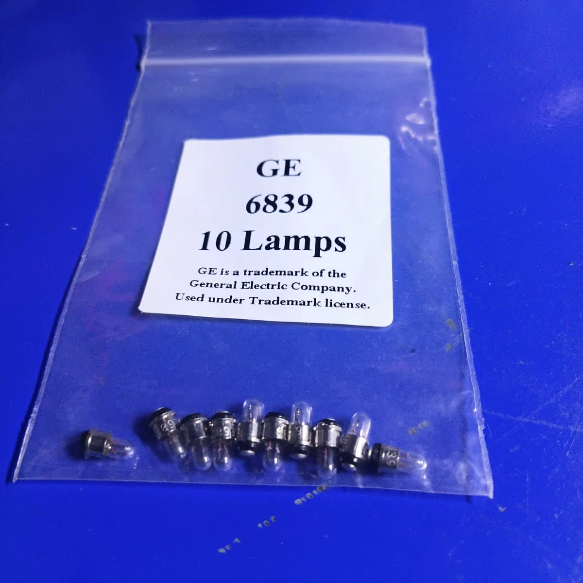 Incandescent Sub-Miniature Bi-Pin Indicator Lamp (10-Pack) GE 6839