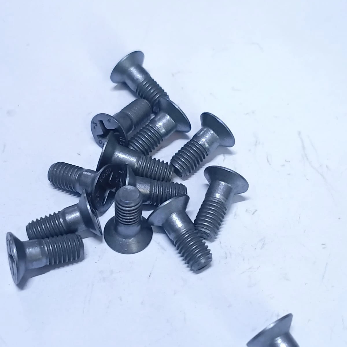100° Countersunk Phillips Machine Screw F0N2-1611V03-03