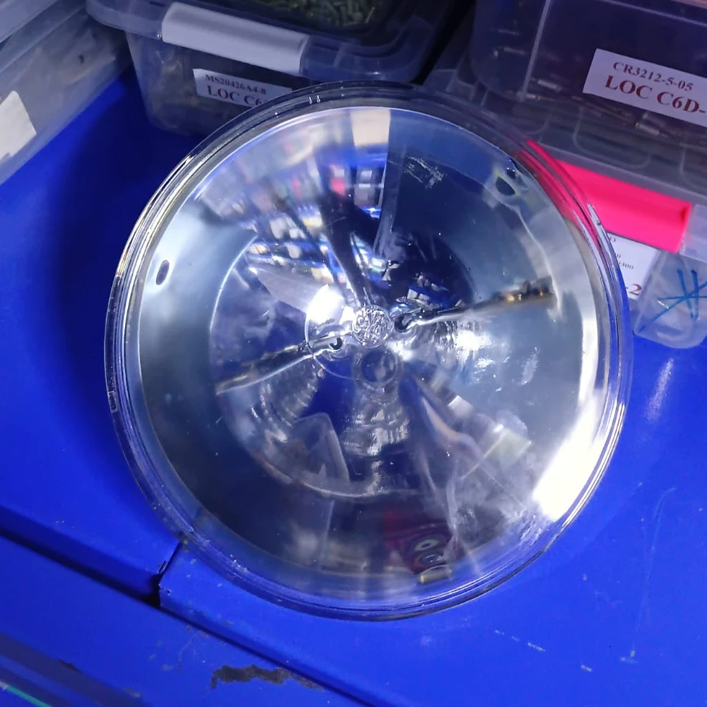 Incandescent Sealed Beam Aircraft Landing Light GE 4569 view 2