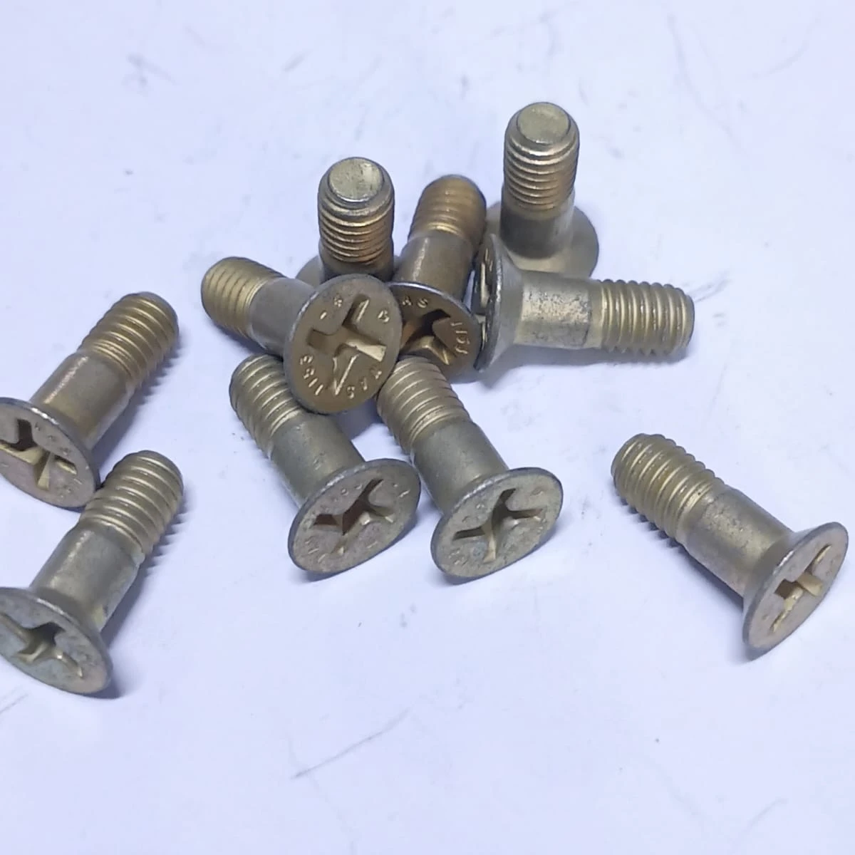 100° Countersunk Phillips Machine Screw (Close Tolerance) NAS1153-4