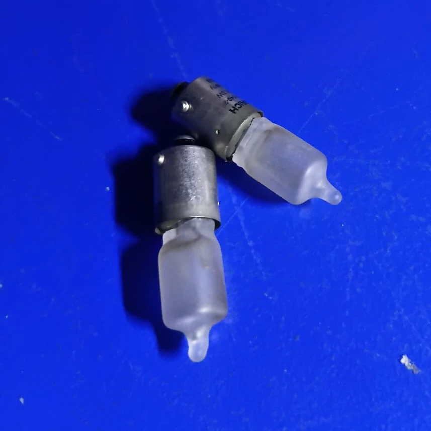  Miniature Frosted Halogen Cockpit Indicator Lamp 8GH005549-28