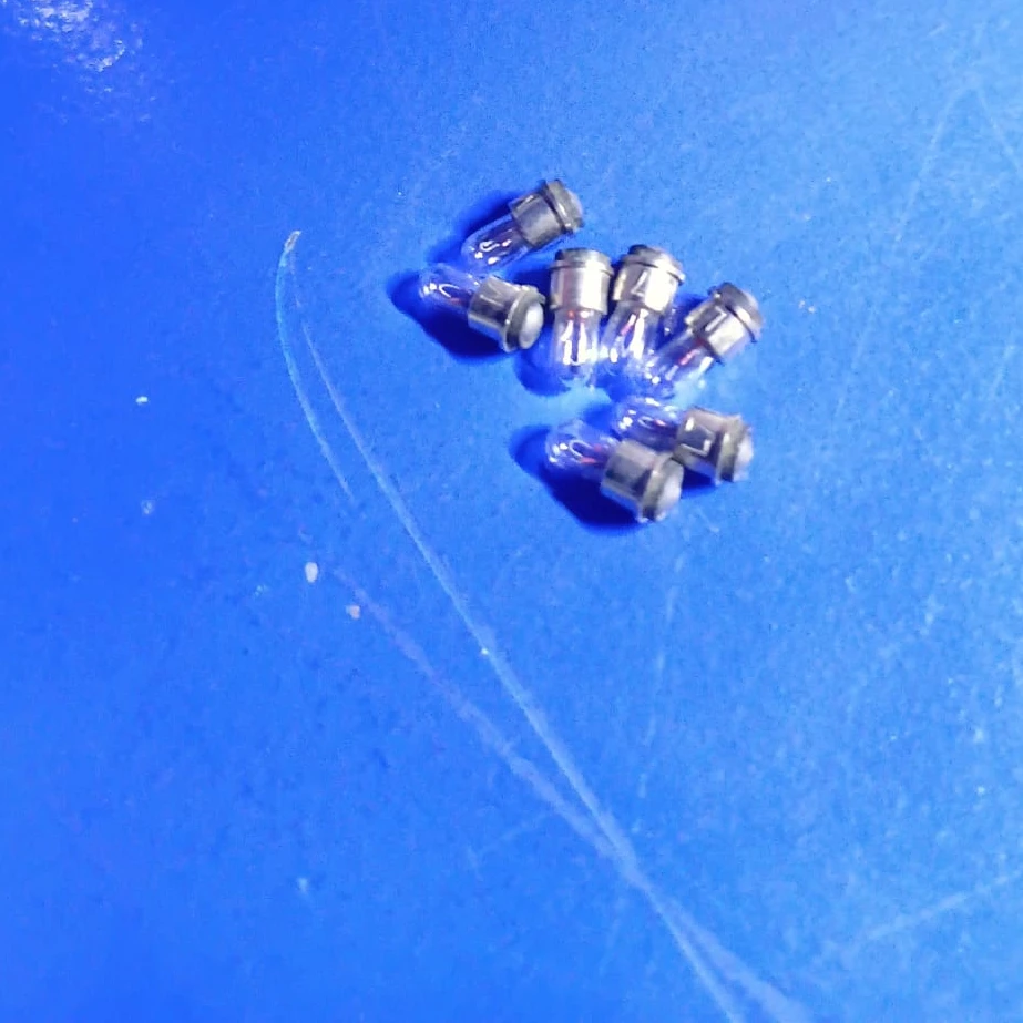  Incandescent Sub-Miniature Flight Simulator Lamp ML-718