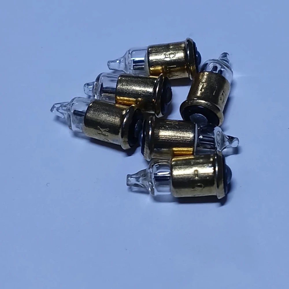 Low-Voltage Sub-Miniature Flanged Indicator Lamp 115-18K