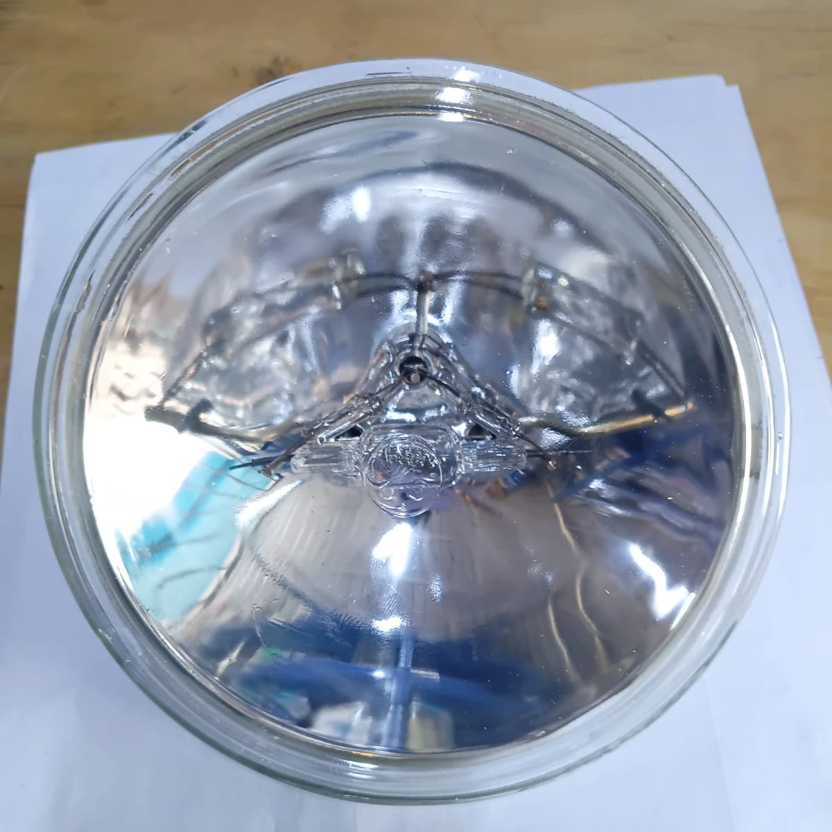 GE Q4681 Aircraft Landing Light Quartz Halogen Sealed Beam Lamp (450W 28V) 
