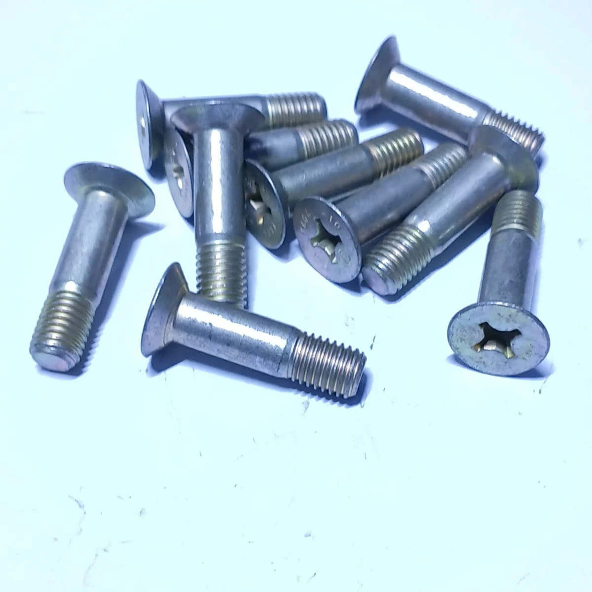 100° Flush Head Close-Tolerance Shear Bolt NAS7404-10