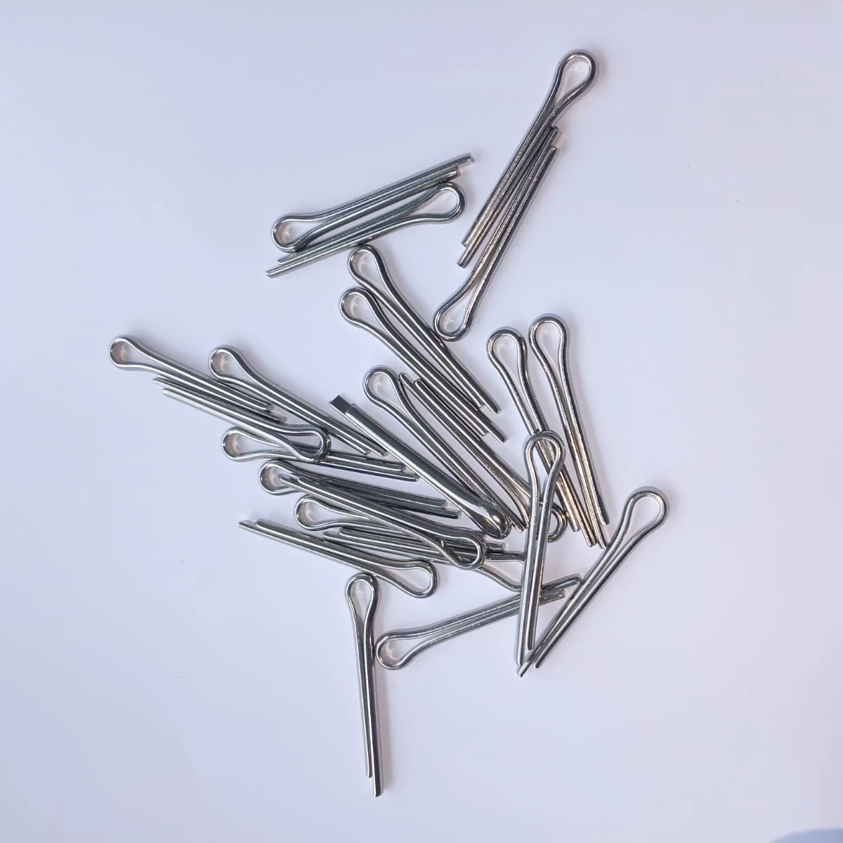 Stainless steel hump-back cotter pins 
