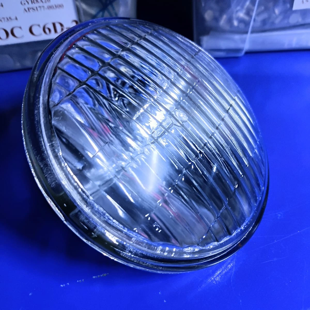 PAR36 Aircraft Landing Light Sealed Beam Bulb (28V 250W) Q5587