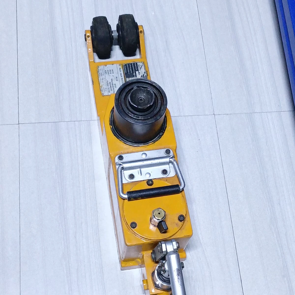HYDRO 10-Ton Fly-Away NLG Hydraulic Axle Jack RH1029A1A0A01