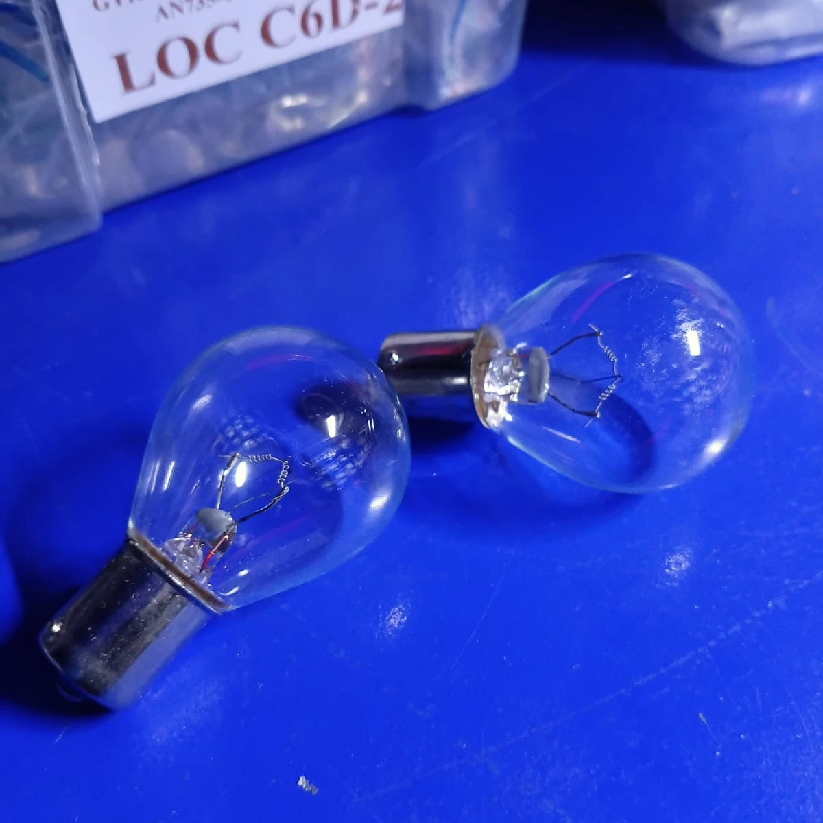  Incandescent Large Globe Aircraft Utility Lamp OL-8011 