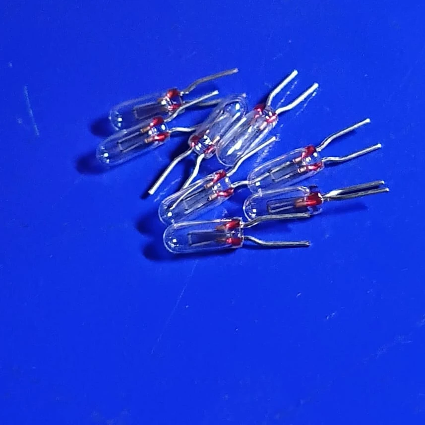 Incandescent Sub-Miniature Wire-Terminal Indicator Lamp 1044-06 
