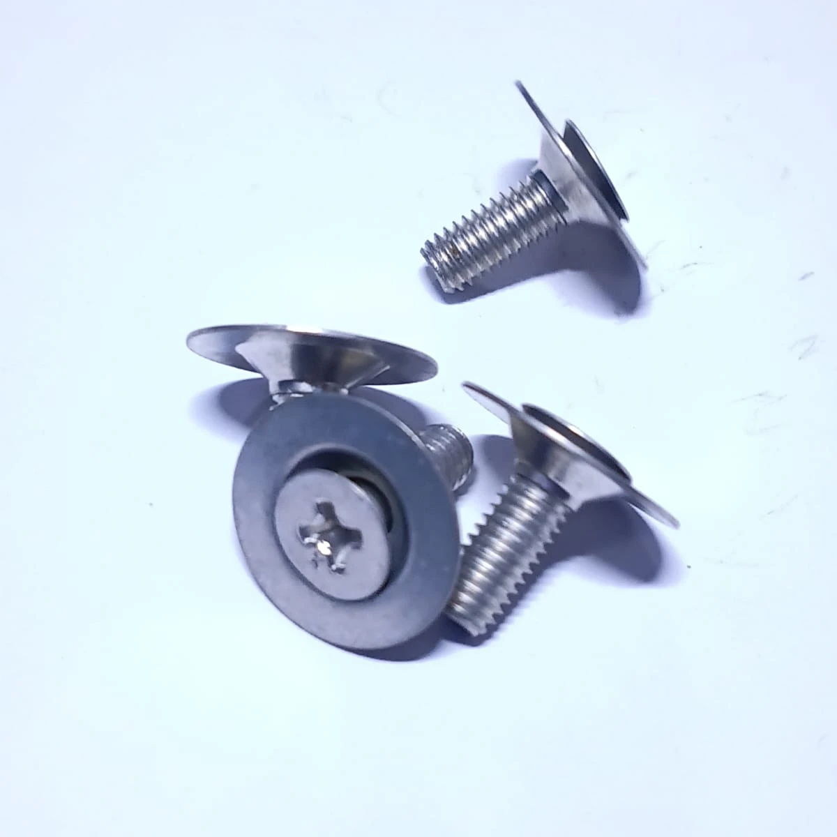 100° Countersunk Flush Screw with Captive Washer FON2-1195-09
