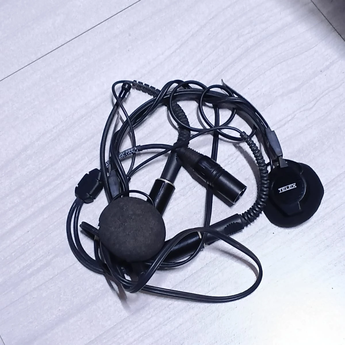 Telex Airman 750 Double-Sided Lightweight Aviation Headset 64300-205