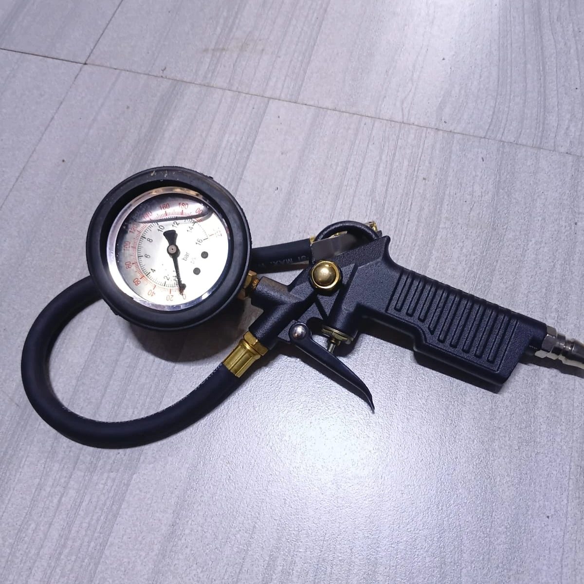 Air Inflator Gun with Dial Pressure Gauge RNG/TL/607