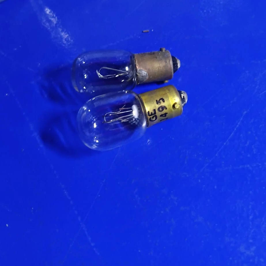 Incandescent Automotive Instrument Miniature Lamp (2-Pack) GE 1495